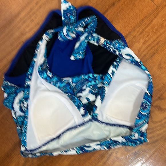 CHAPS PAISLEY HALTER NECK ONE PIECE SWIMSUIT IN SIZE 6 - Picture 5 of 6